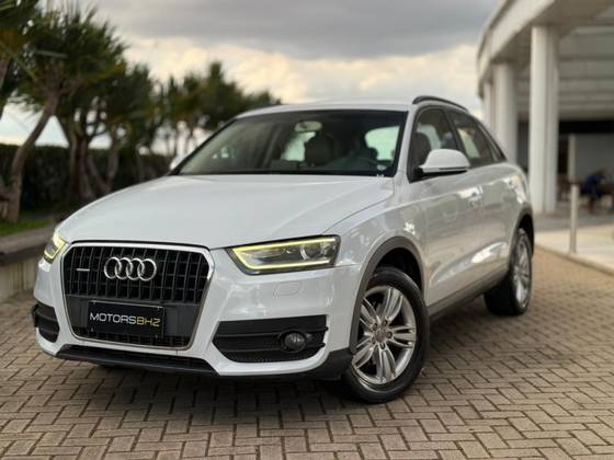 AUDI Q3 2.0 TFSI AMBIENTE QUATTRO 4P GASOLINA S TRONIC
